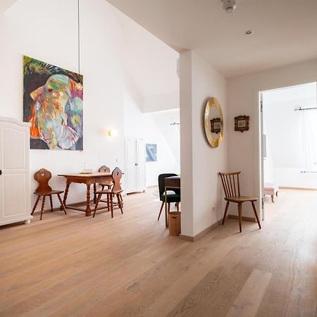 Boutiquehotel Zum Goldenen Hirschen Gmunden Exterior photo