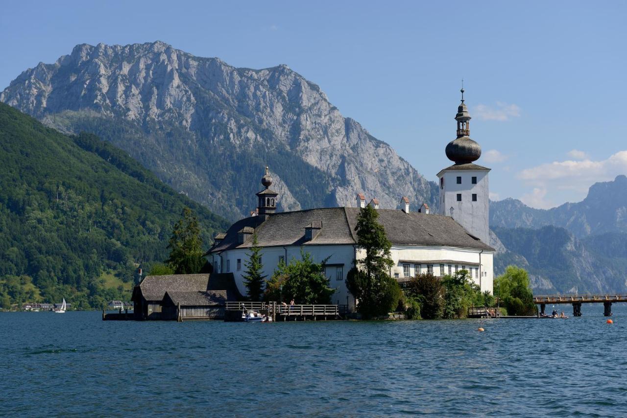 Boutiquehotel Zum Goldenen Hirschen Gmunden Exterior photo