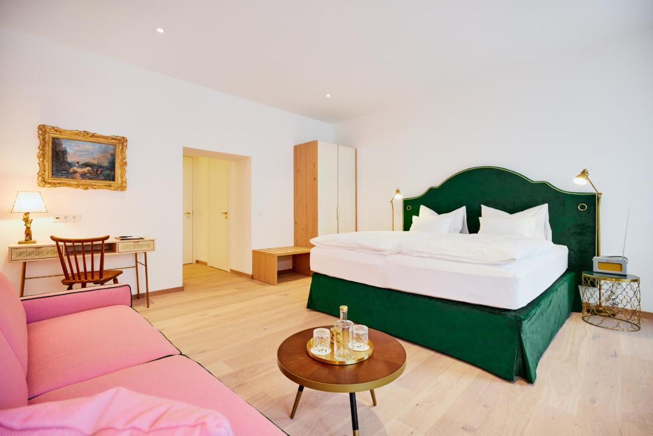 Boutiquehotel Zum Goldenen Hirschen Gmunden Exterior photo