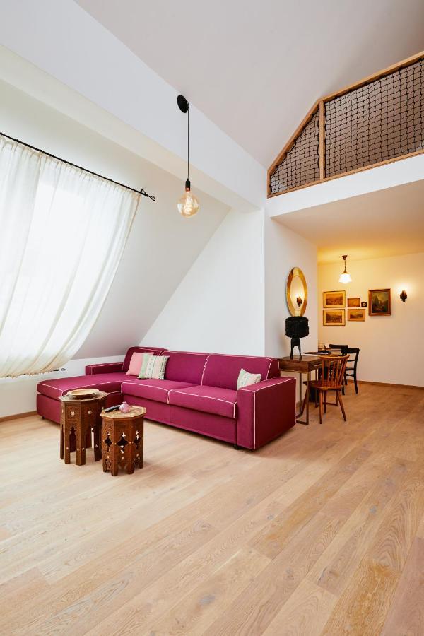 Boutiquehotel Zum Goldenen Hirschen Gmunden Exterior photo