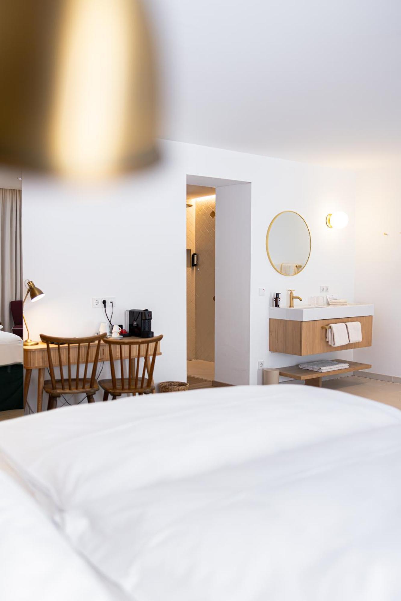 Boutiquehotel Zum Goldenen Hirschen Gmunden Exterior photo